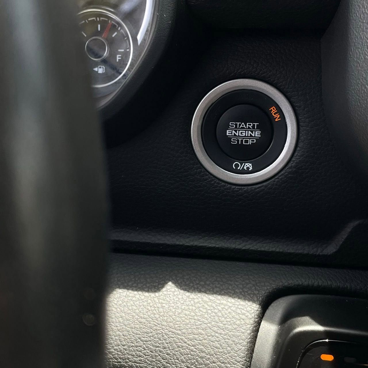 Used 2024 RAM 1500 Laramie RWD image 15