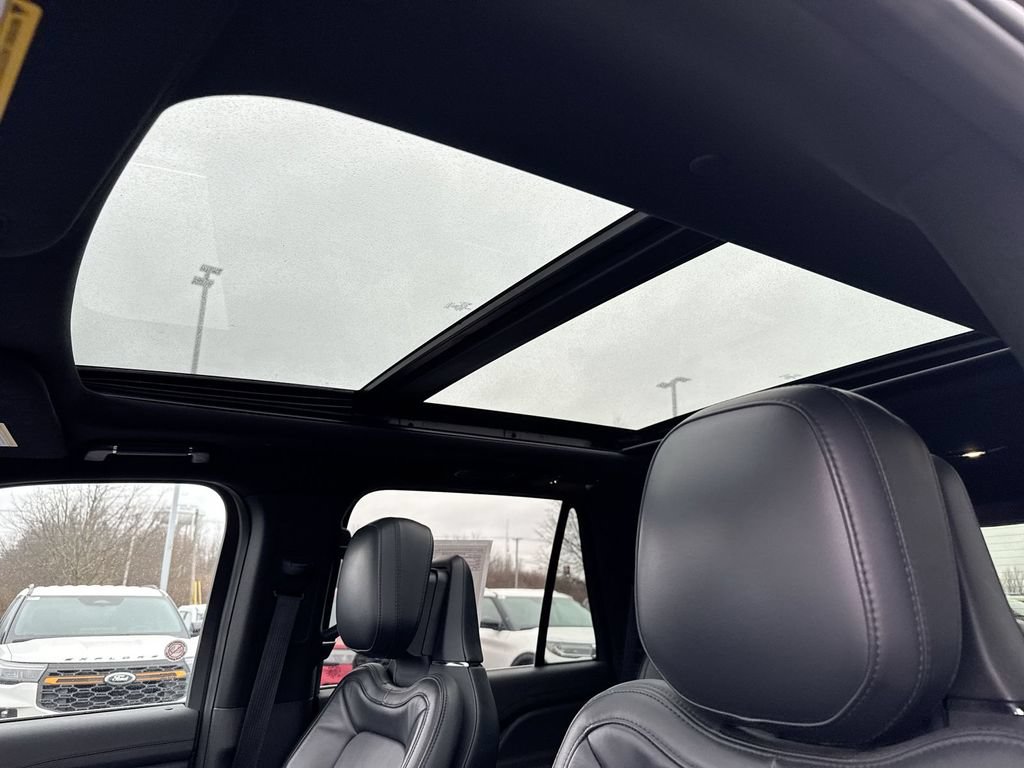 Used 2024 Lincoln Navigator Reserve AWD/4WD image 19