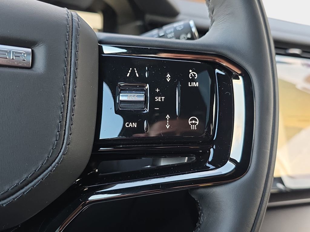 New 2026 Land Rover Range Rover Velar Dynamic SE image 18