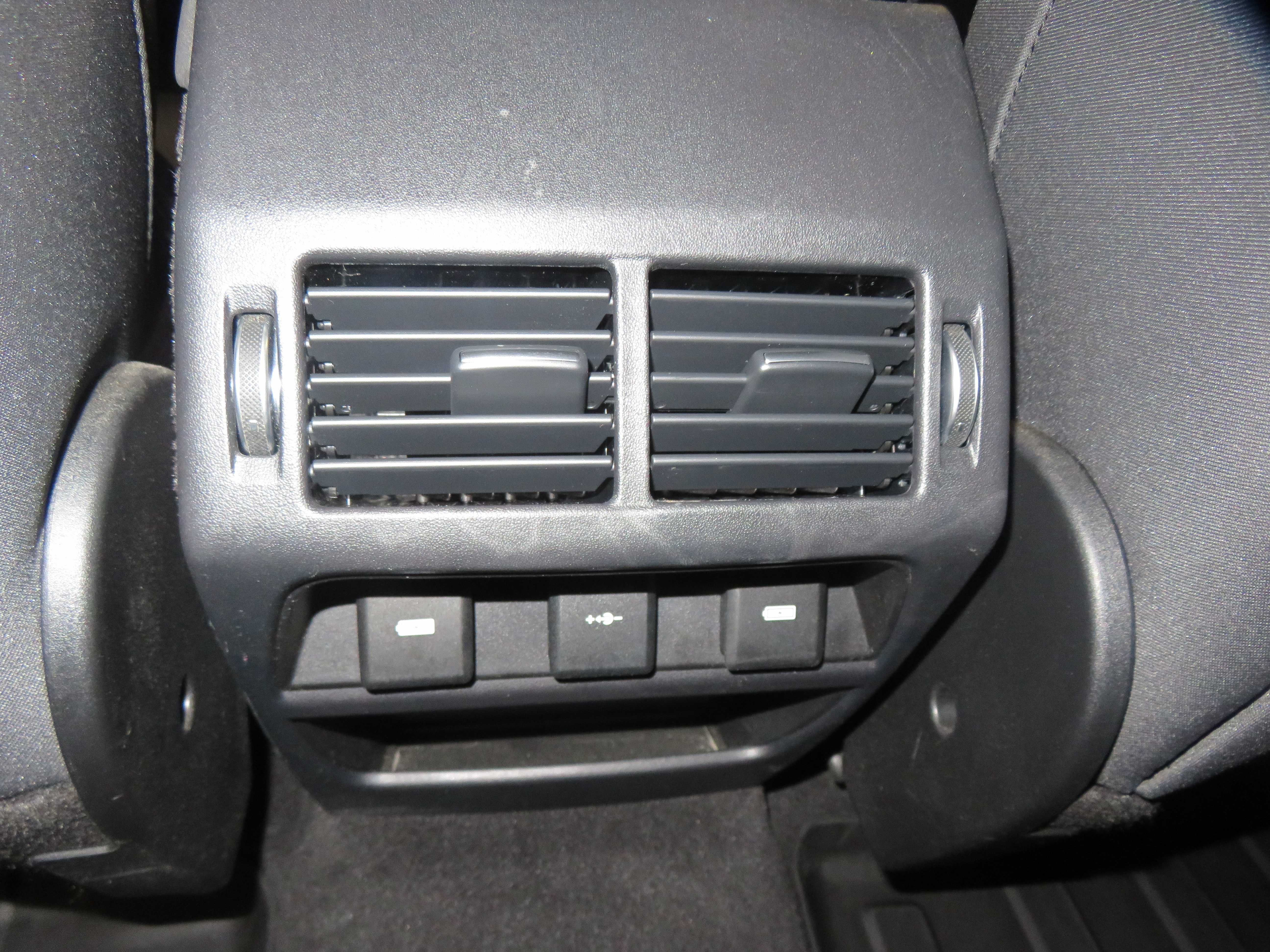 Used 2020 Land Rover Discovery Sport AWD/4WD image 46