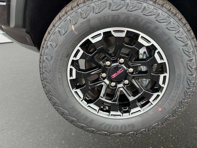 New 2026 GMC Canyon AT4 w/ Technology Plus Package AWD/4WD image 10