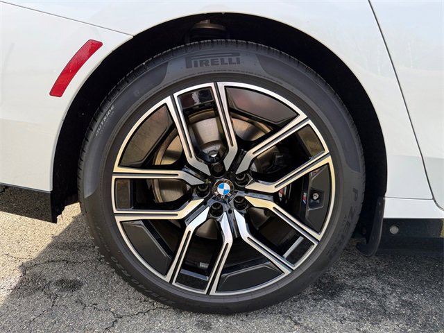 Certified 2026 BMW 750e xDrive 750e xDrive w/ Executive Package image 16