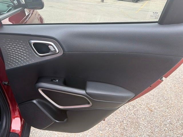 Used 2024 Kia Soul LX w/ Option Group 015 FWD image 17