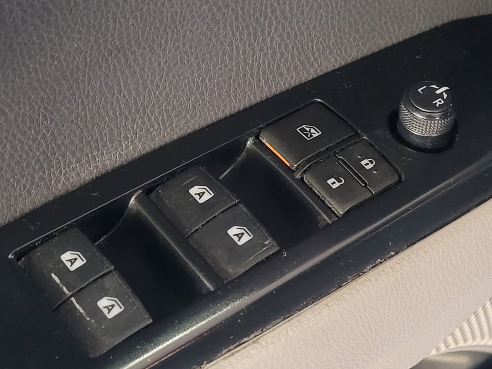 Used 2019 Toyota Camry LE FWD image 27