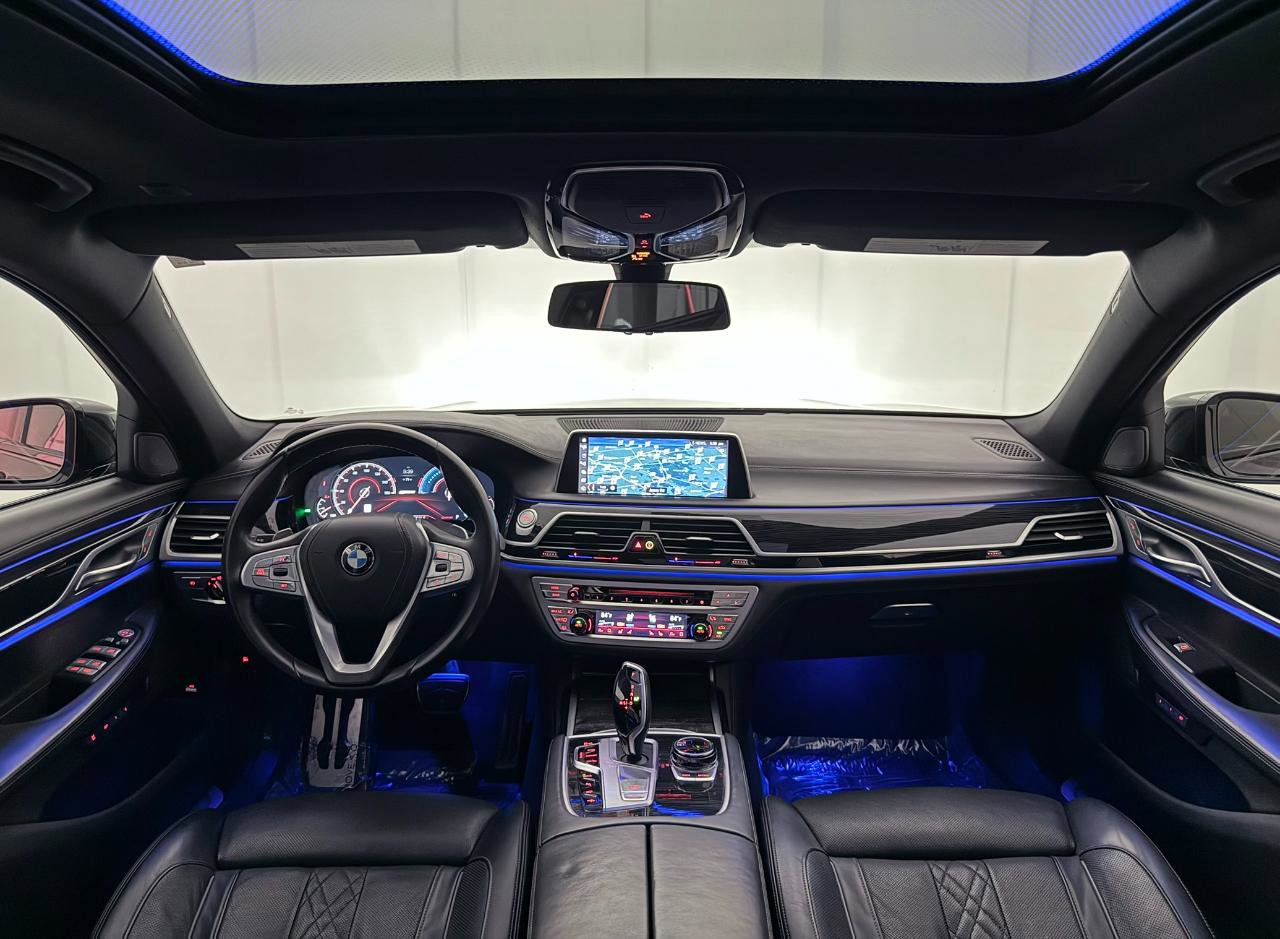 Used 2018 BMW 740e xDrive AWD/4WD image 30