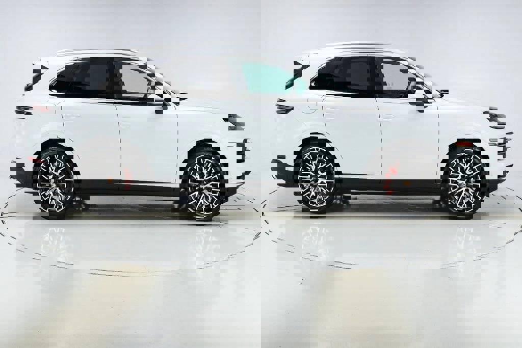 New 2026 Porsche Cayenne S image 23