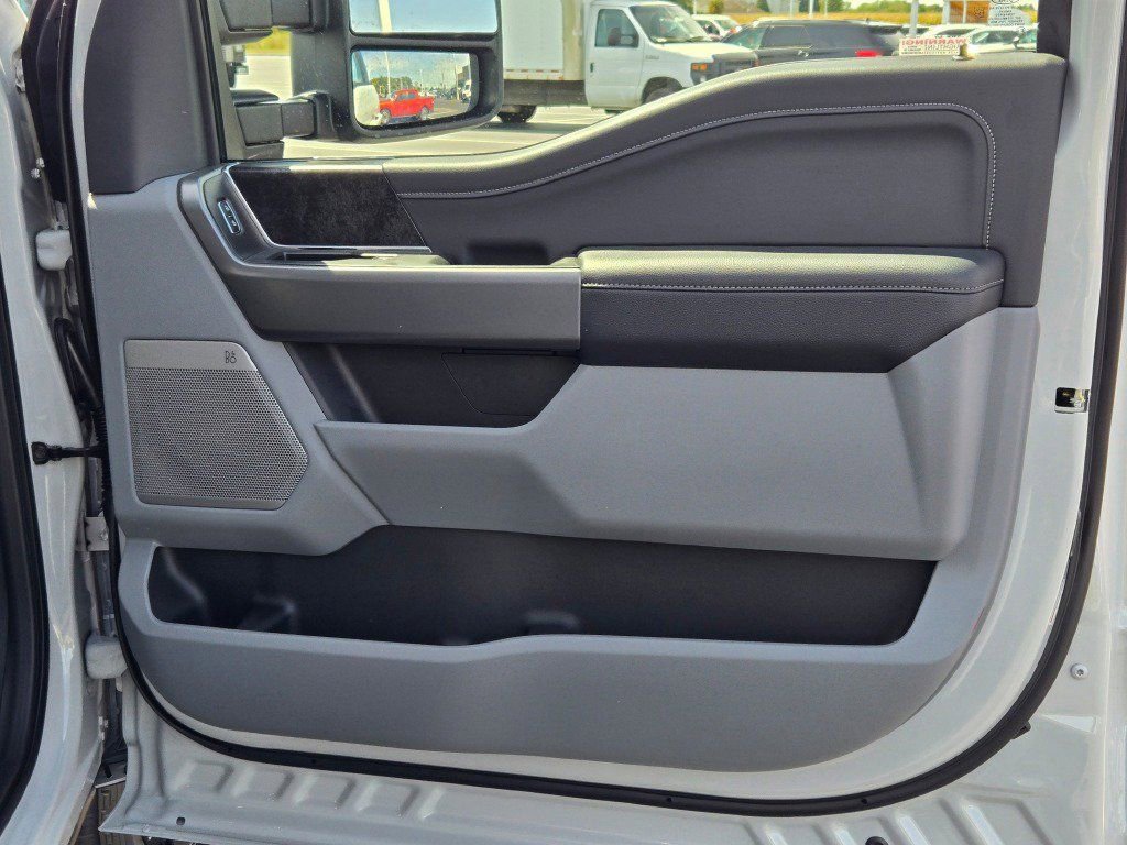 New 2026 Ford F350 XLT w/ XLT Premium Package image 4