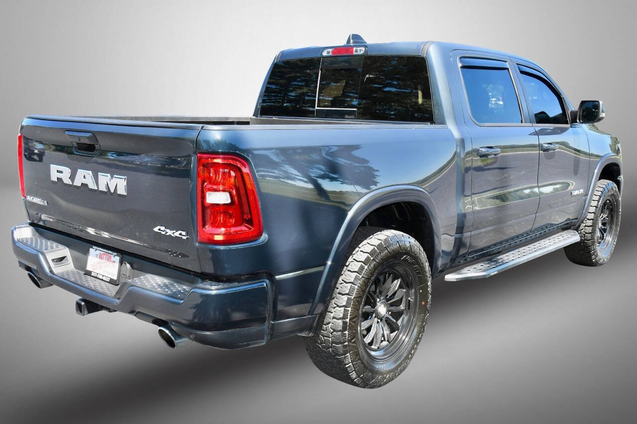 Used 2025 RAM 1500 Laramie AWD/4WD image 7