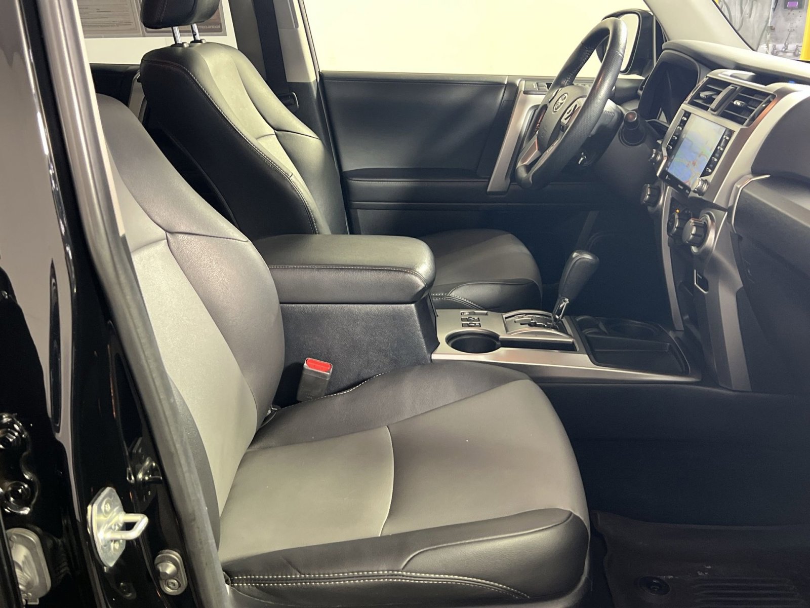 Used 2024 Toyota 4Runner SR5 Premium w/ Moonroof Package image 25