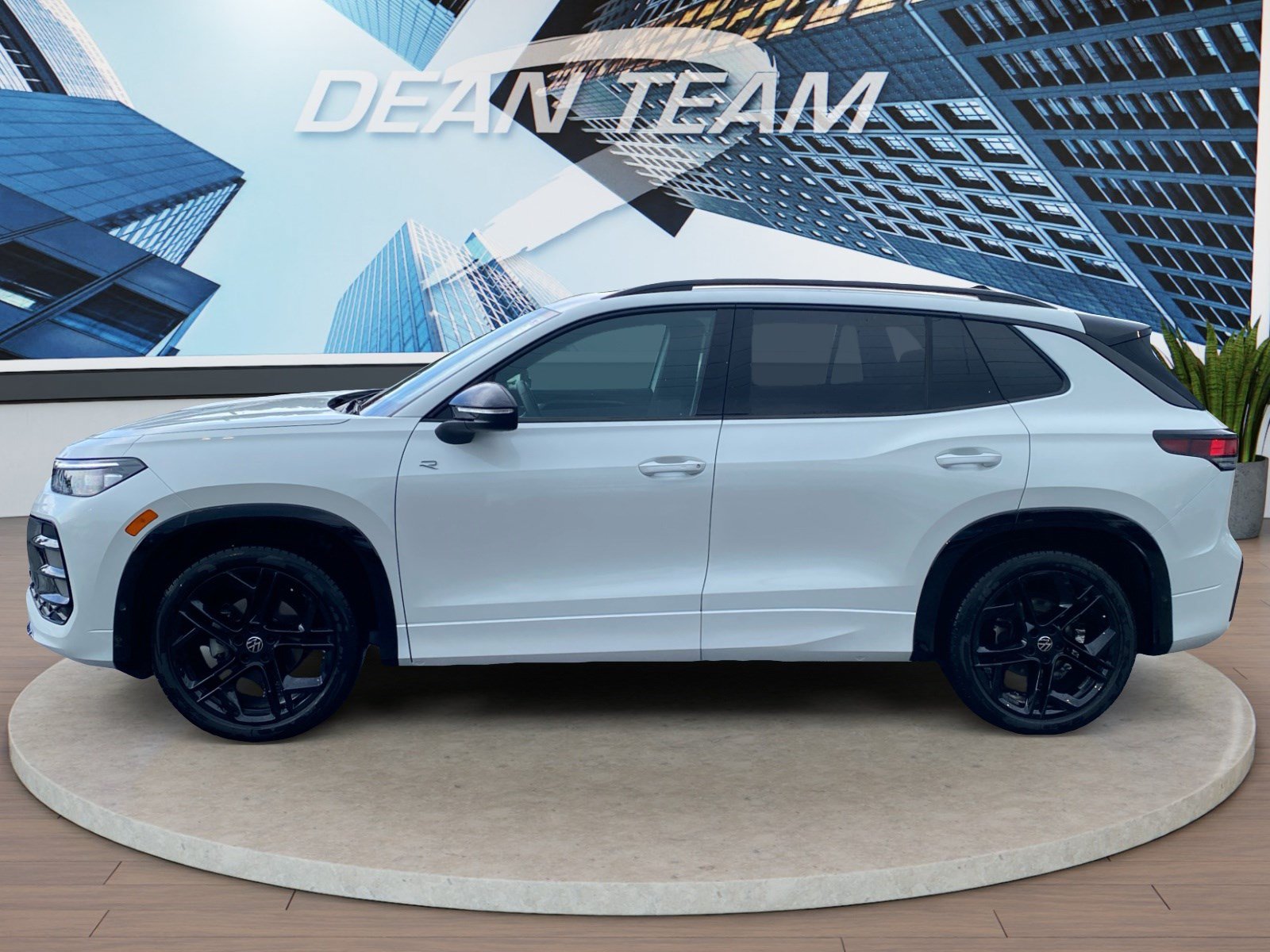 New 2026 Volkswagen Tiguan SE R-Line FWD image 4