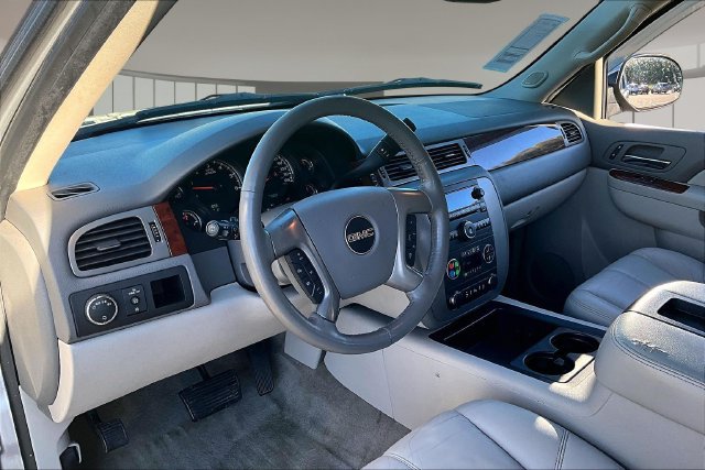 Used 2014 GMC Yukon SLT w/ Regional Value Package RWD image 15