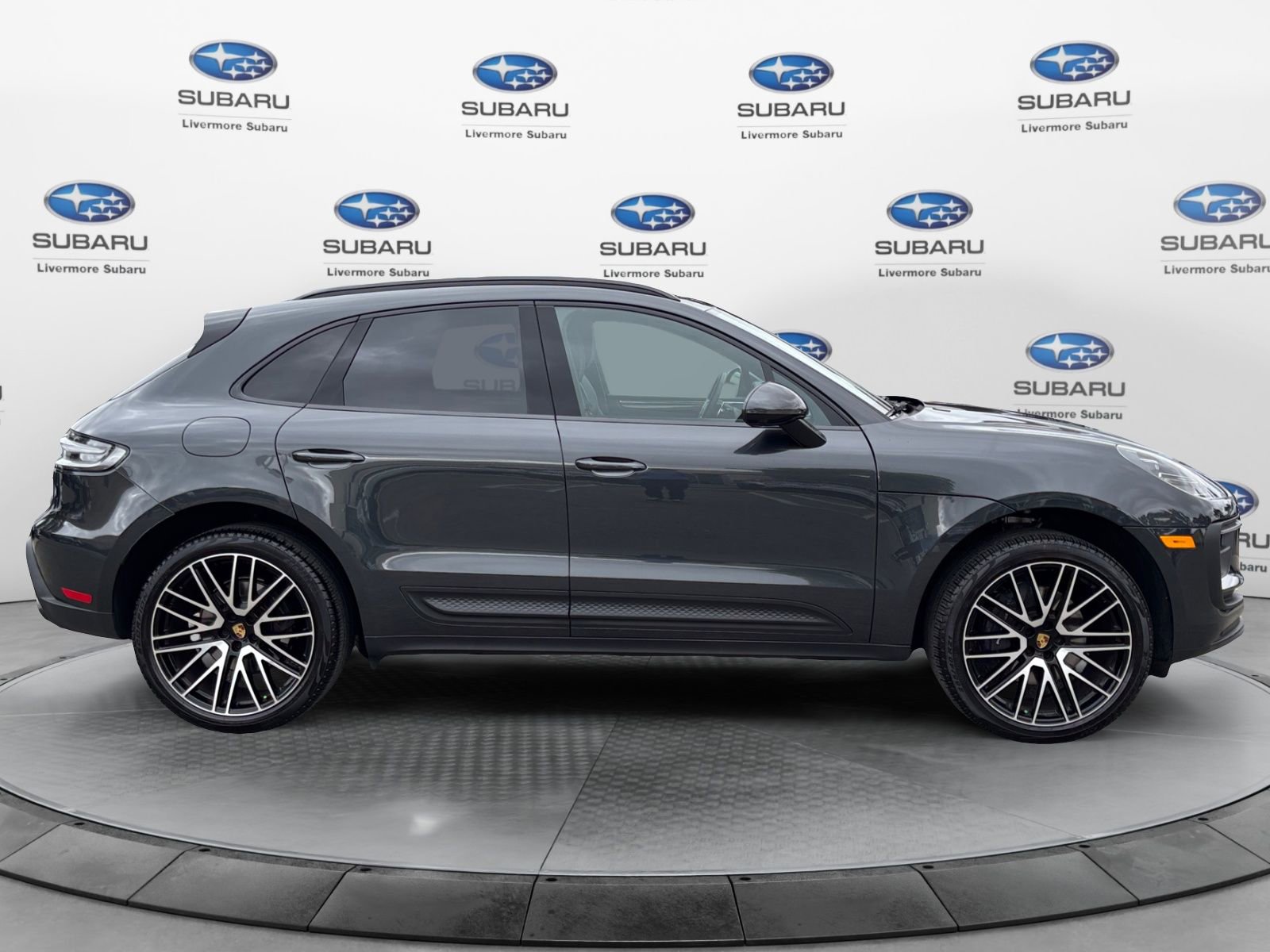 Used 2026 Porsche Macan AWD/4WD image 6