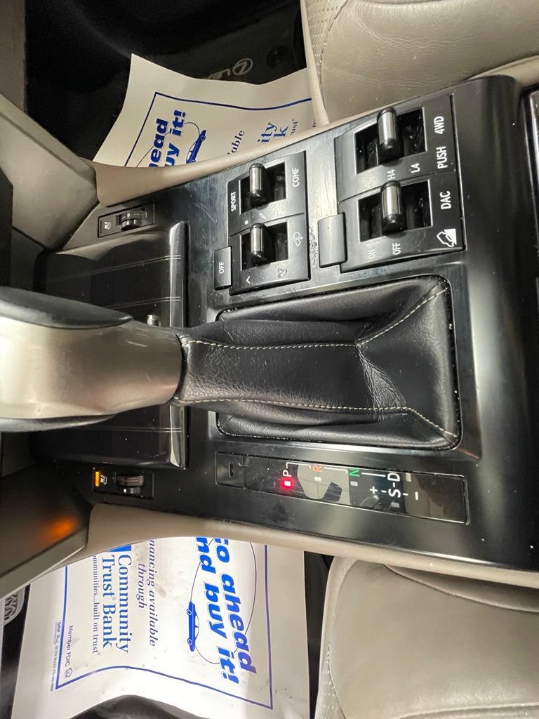 Used 2021 Lexus GX 460 Luxury w/ Sport Design Package AWD/4WD image 22