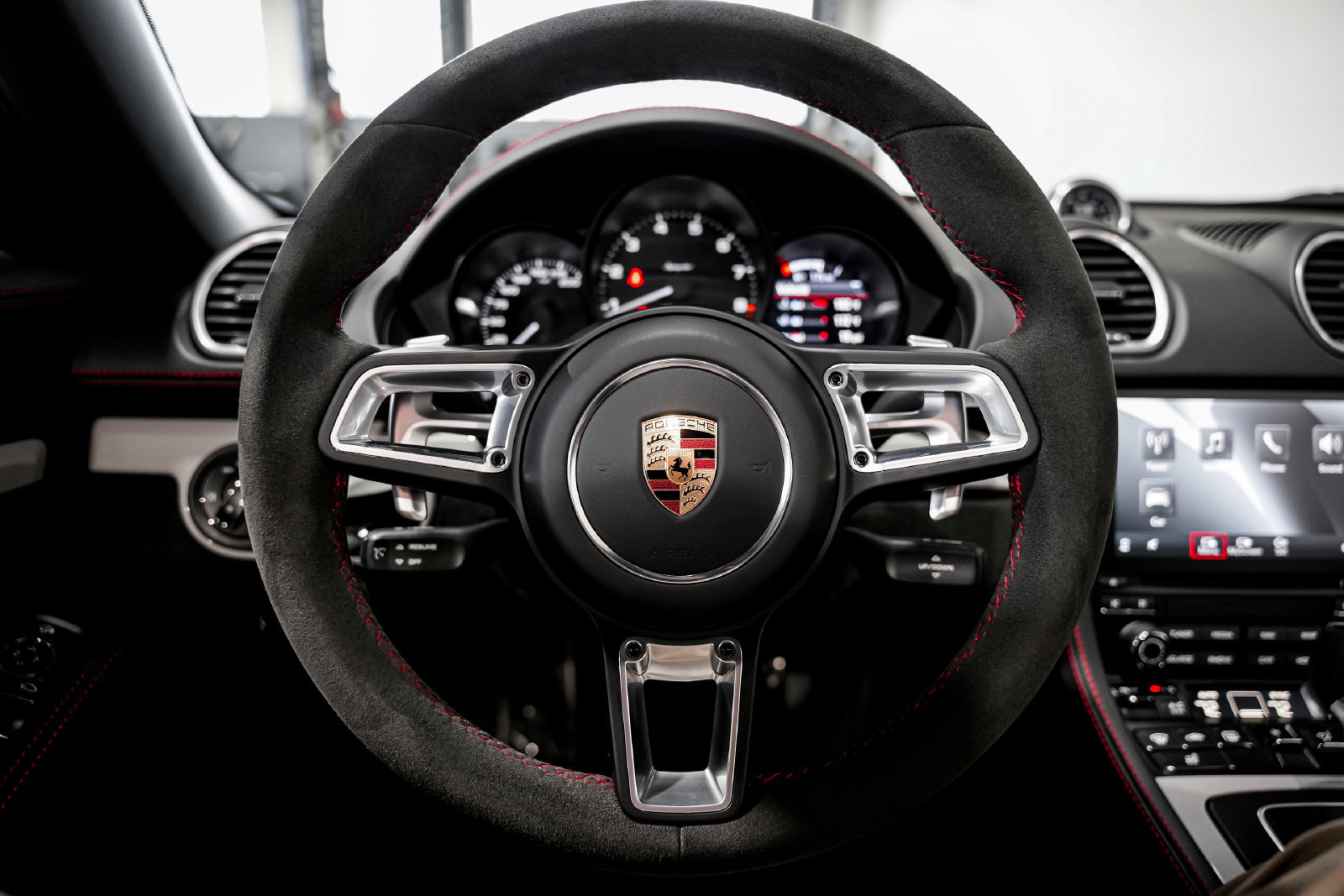 Used 2022 Porsche 718 Boxster Spyder RWD image 10