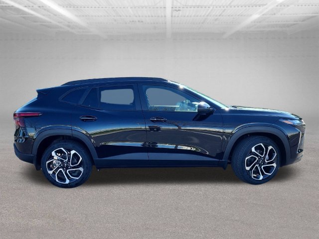 New 2026 Chevrolet Trax RS w/ Sunroof Package FWD image 8