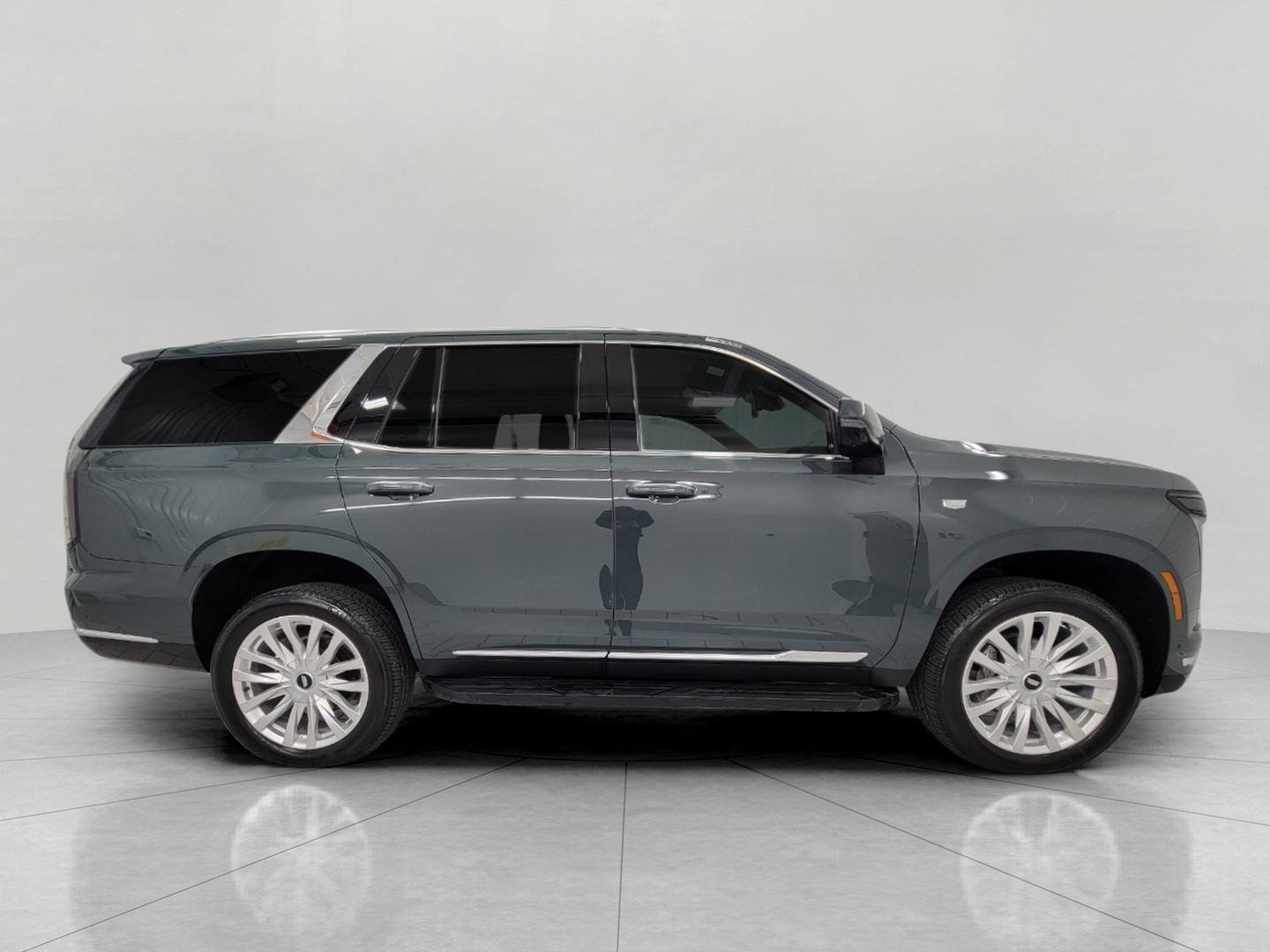 Used 2025 Cadillac Escalade Luxury w/ LPO, Floor Liner Package AWD/4WD image 12