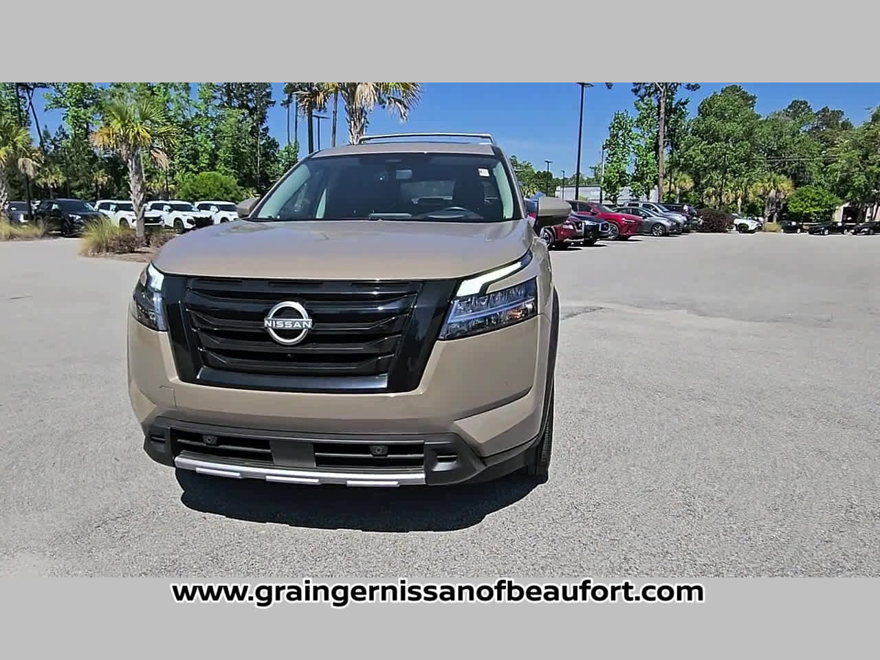 Used 2023 Nissan Pathfinder Platinum w/ Black Appearance Package image 19