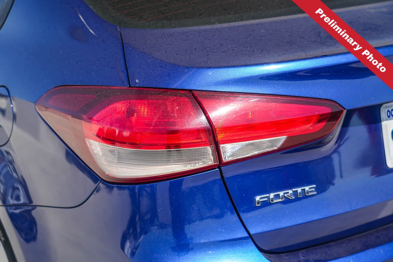 Used 2017 Kia Forte LX FWD image 11
