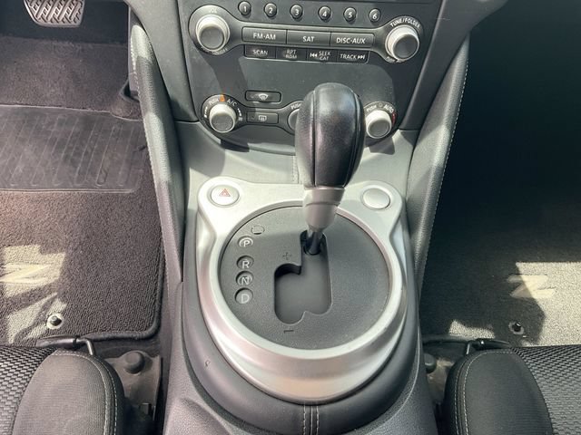 Used 2015 Nissan 370Z Coupe RWD image 25