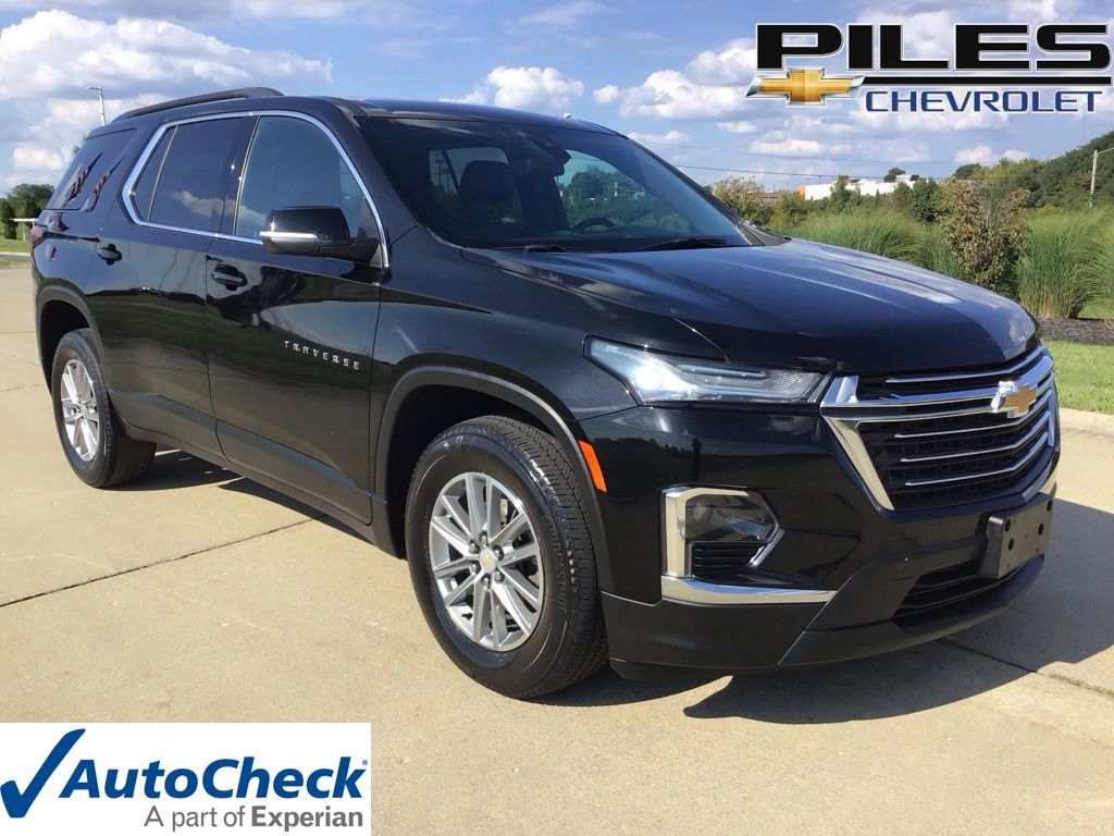 Used 2023 Chevrolet Traverse LT