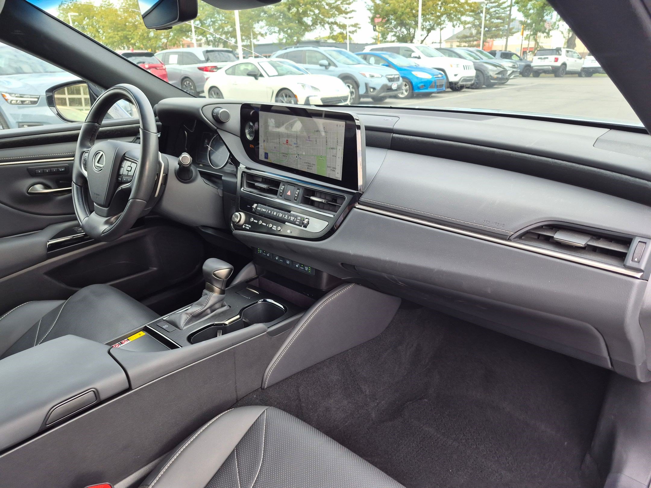 Used 2025 Lexus ES 350 Ultra Luxury FWD image 32