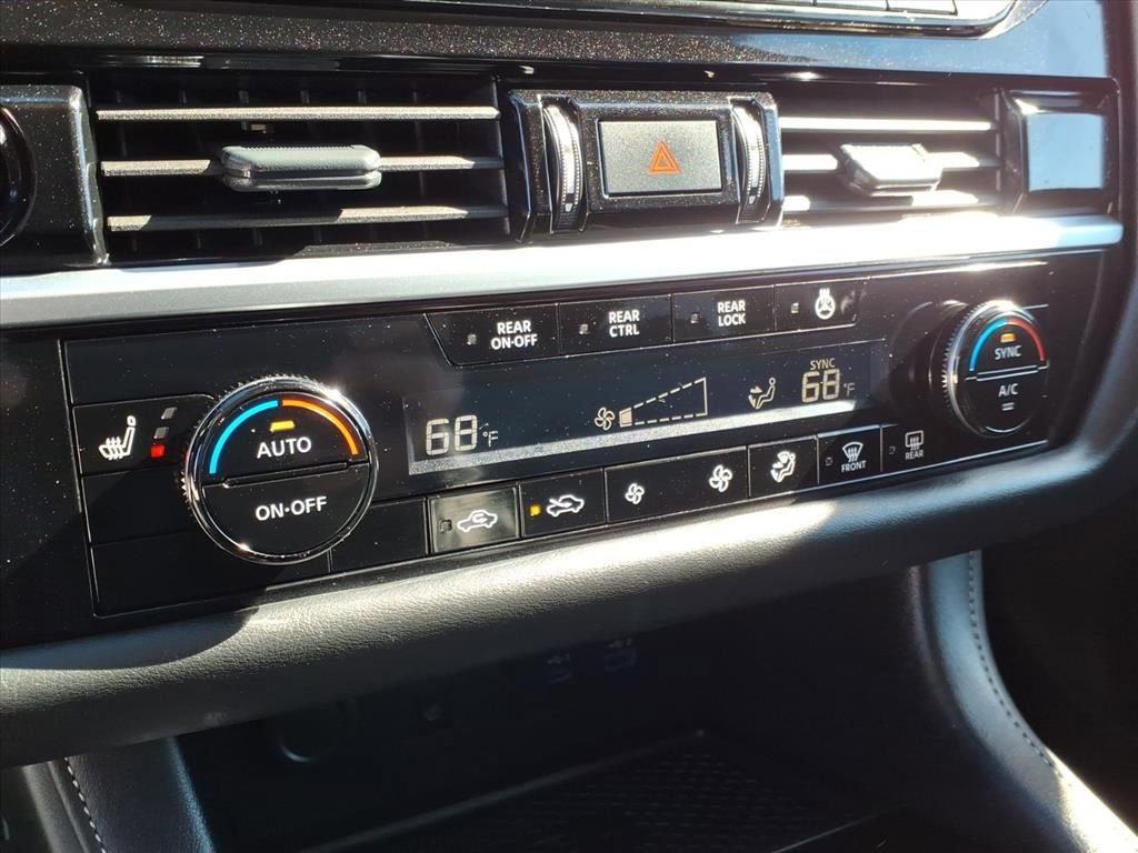 Used 2025 Nissan Pathfinder SL image 20