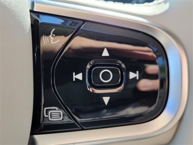 Certified 2025 Volvo XC90 T8 Plus image 29