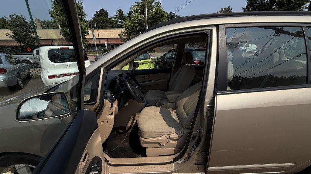 Used 2008 Kia Rondo LX w/ Convenience Pkg FWD image 7