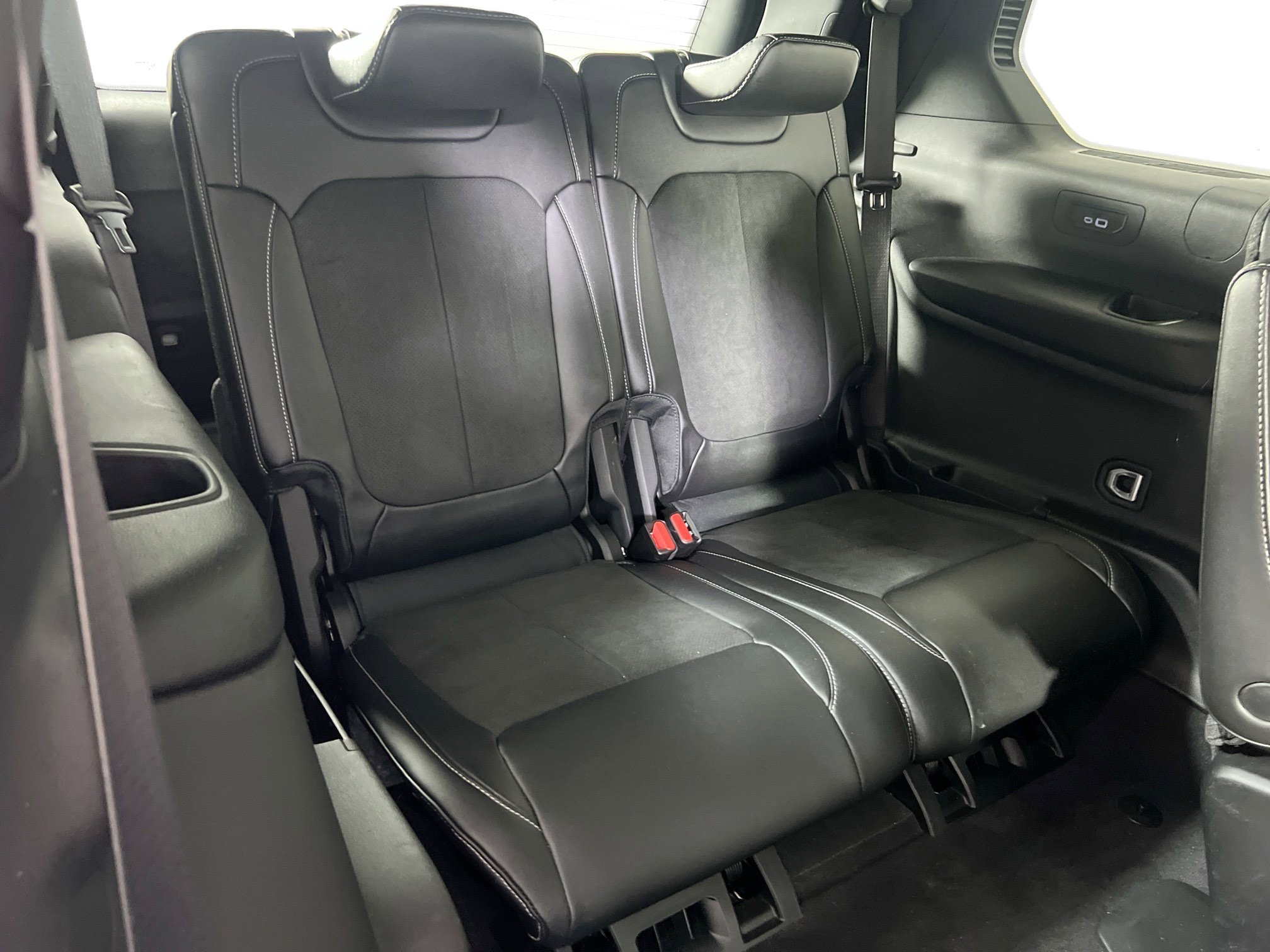 Used 2023 Jeep Grand Cherokee L Laredo image 26