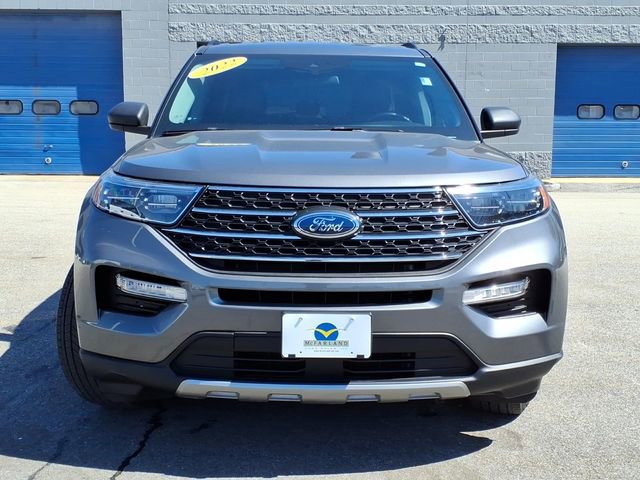Used 2022 Ford Explorer XLT w/ Equipment Group 202A AWD/4WD image 7