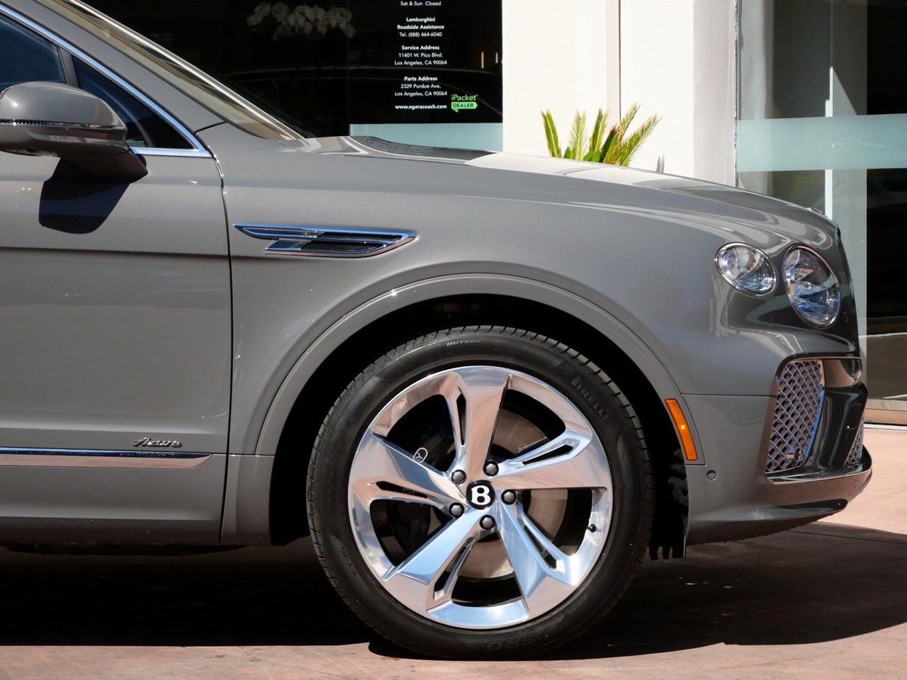 Used 2025 Bentley Bentayga AWD/4WD image 6