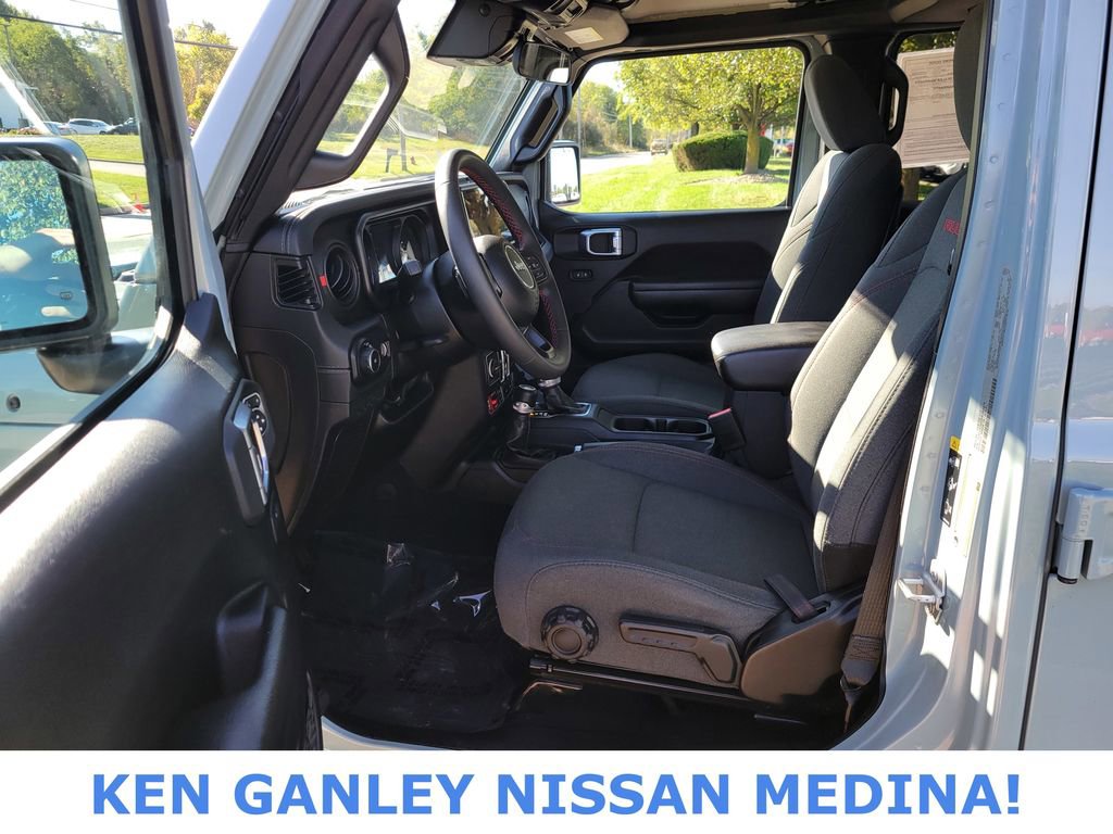 Used 2024 Jeep Wrangler Unlimited Rubicon image 34