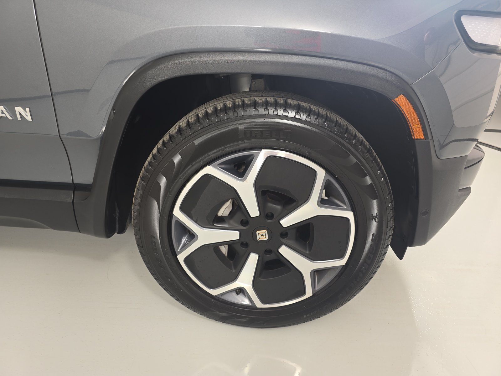 Used 2024 Rivian R1T Adventure Dual AWD/4WD image 11