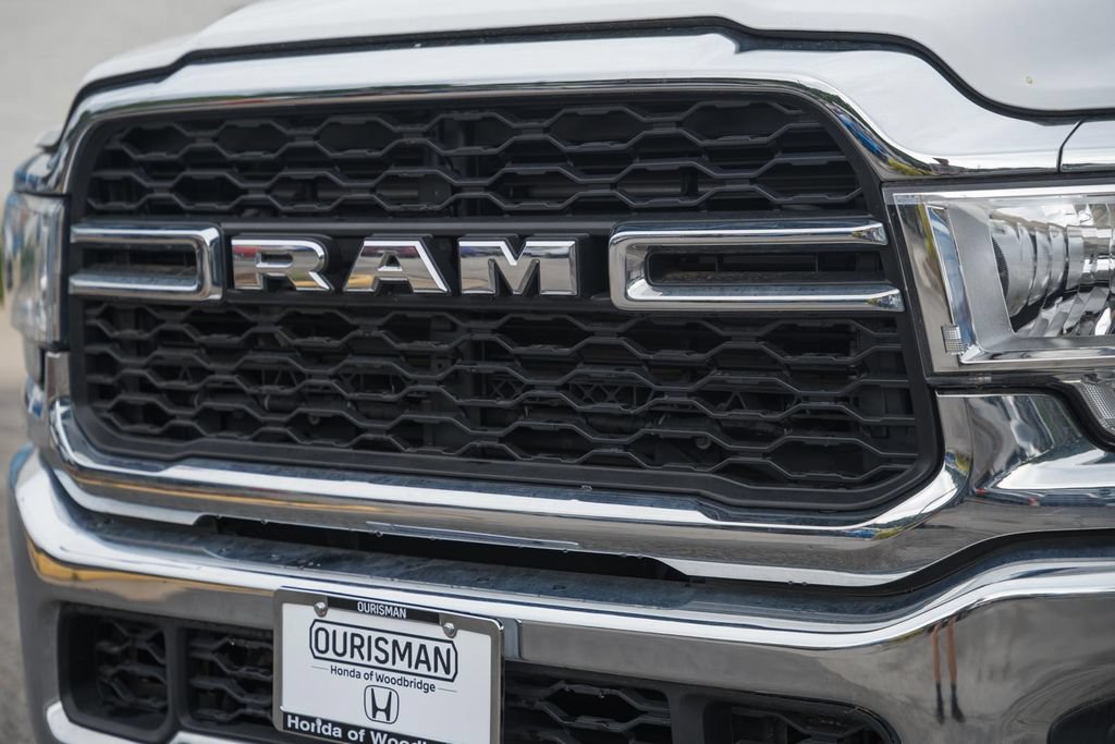 Used 2022 RAM 2500 Tradesman w/ Chrome Appearance Group AWD/4WD image 9