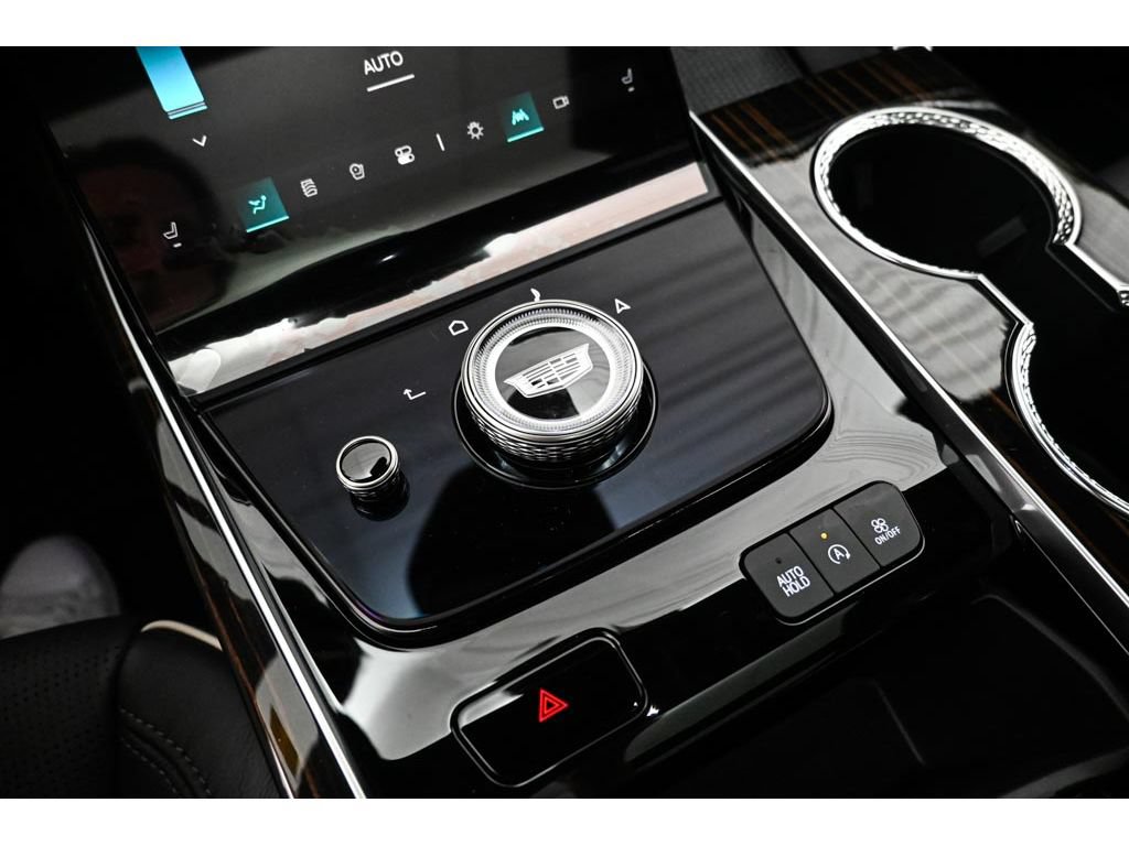 New 2026 Cadillac Escalade ESV Luxury w/ LPO, Radiant Package AWD/4WD image 36