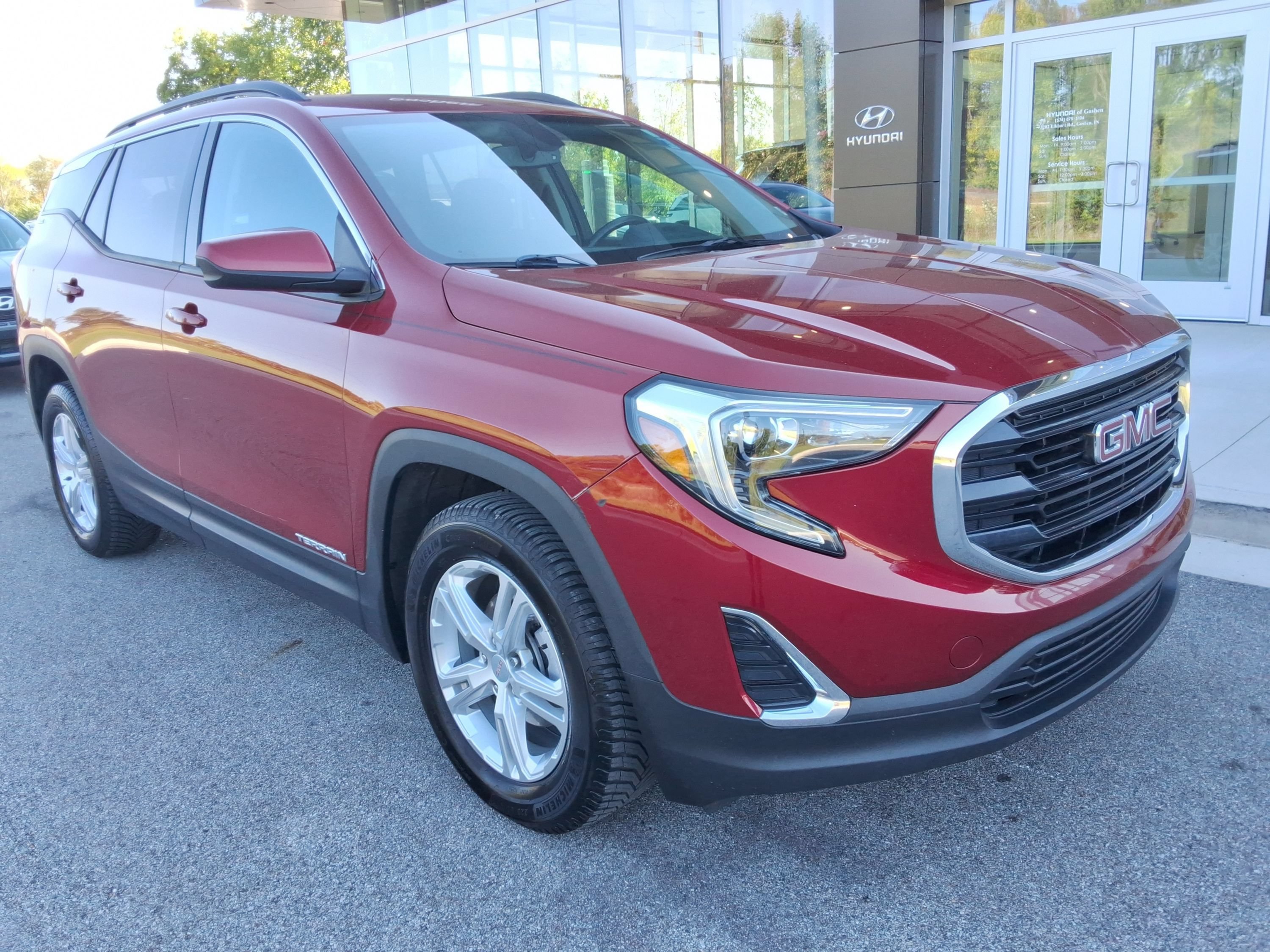 Used 2019 GMC Terrain SLE w/ Driver Convenience Package FWD image 17