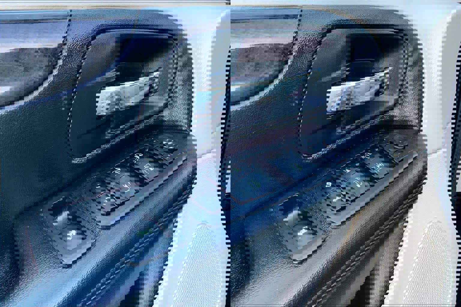 Used 2019 Dodge Grand Caravan SE w/ UConnect Hands-Free Group image 29