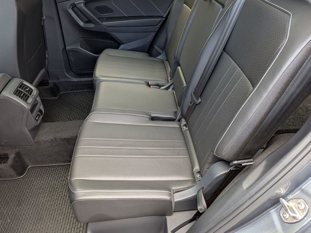 Used 2024 Volkswagen Tiguan SE R-Line AWD/4WD image 26