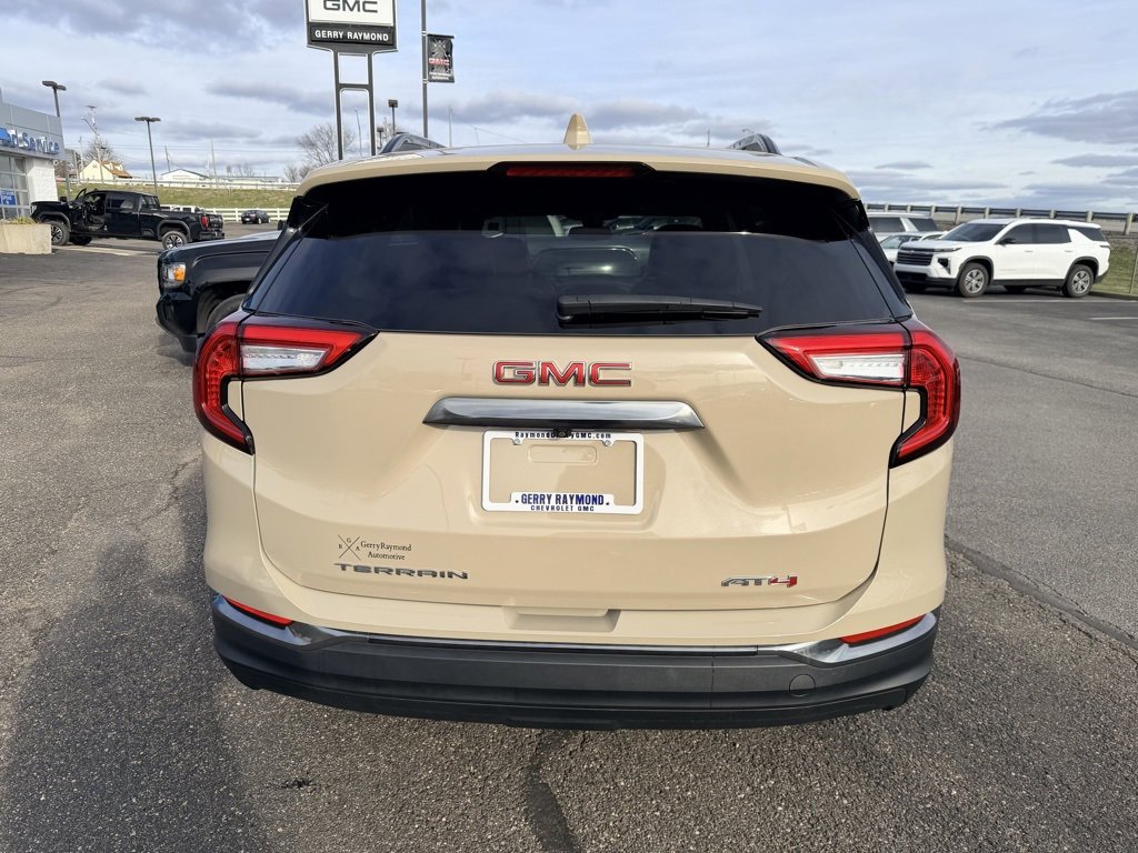 Used 2022 GMC Terrain AT4 image 5