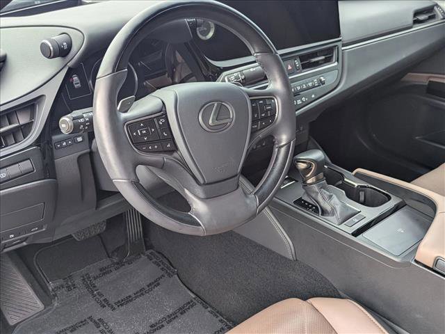 Used 2024 Lexus ES 350 w/ Luxury Package image 9