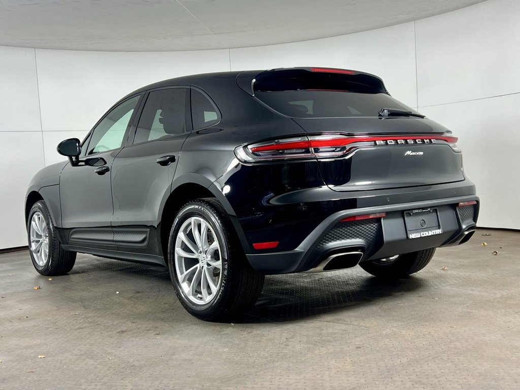 Used 2025 Porsche Macan image 3