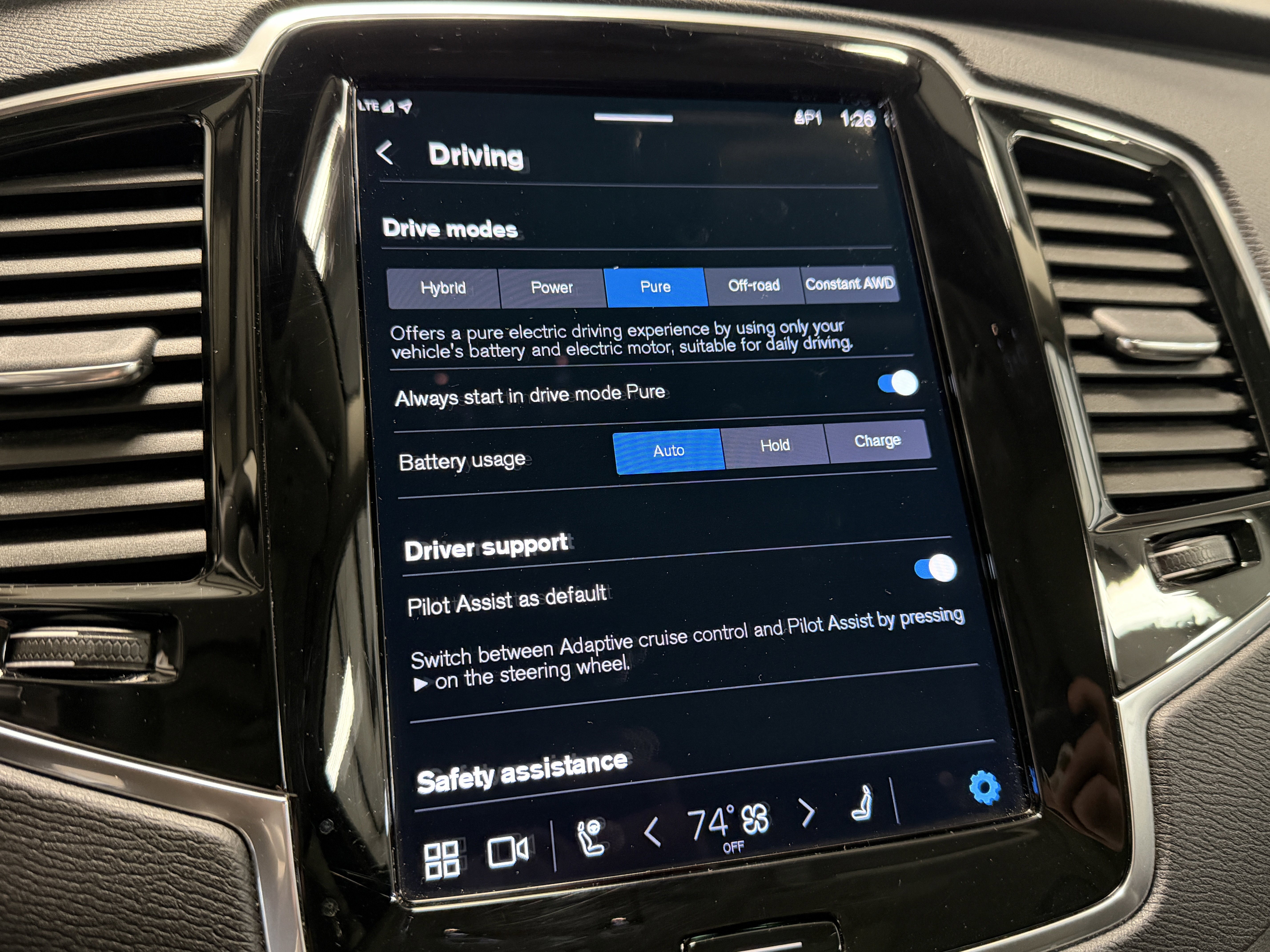 Used 2024 Volvo XC90 T8 Plus w/ Protection Package image 11