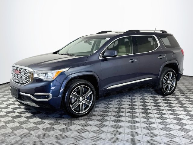 Used 2018 GMC Acadia Denali w/ Technology Package FWD image 4