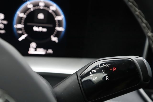 Used 2025 Volkswagen Tiguan SE w/ Panoramic Sunroof Package image 26