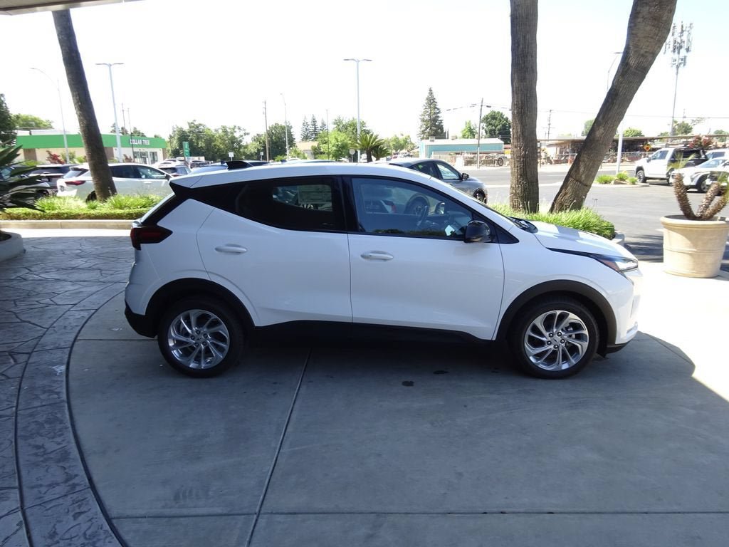 New 2027 Chevrolet Bolt LT FWD image 8