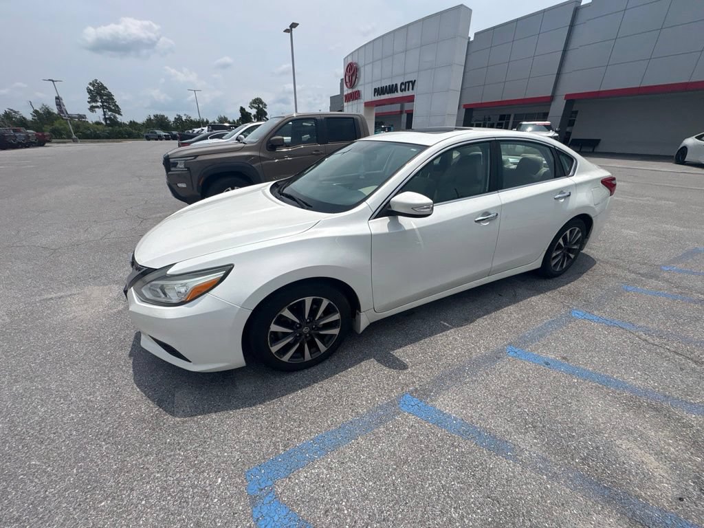 Used 2016 Nissan Altima 2.5 SV w/ Convenience Package FWD image 7