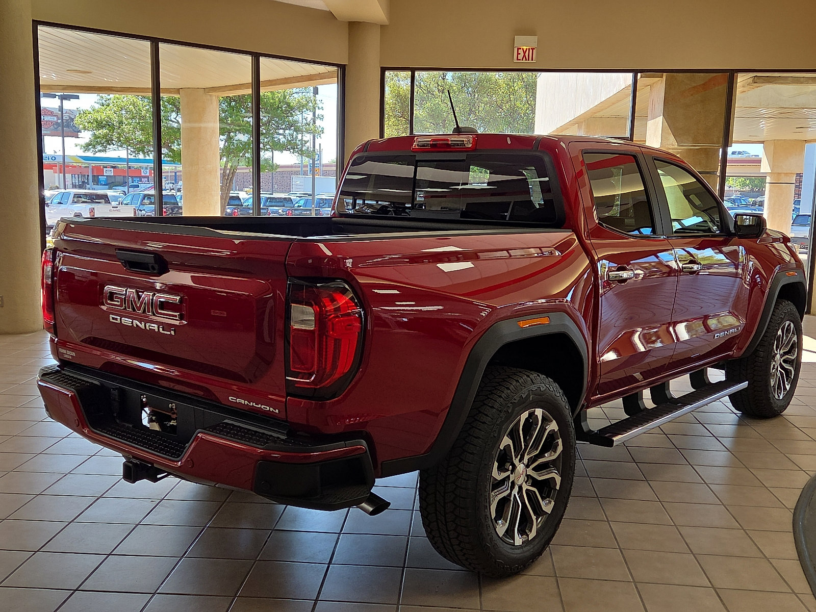 New 2026 GMC Canyon Denali image 4