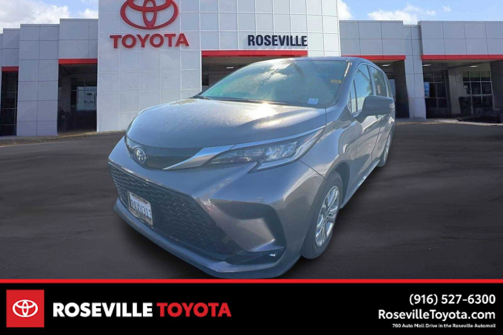 Used 2022 Toyota Sienna XSE w/ XSE Plus Package AWD/4WD image 1