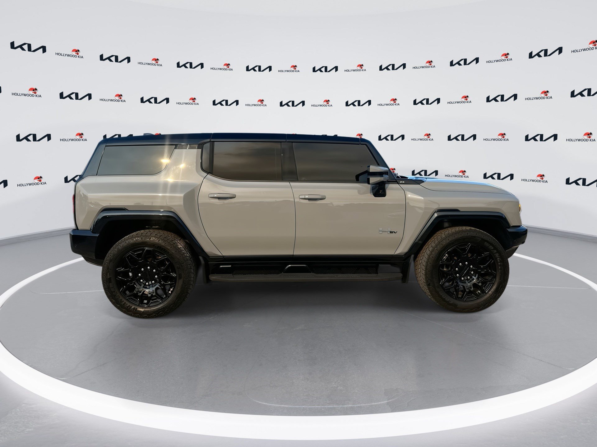 Used 2024 GMC Hummer EV 2X AWD/4WD image 9