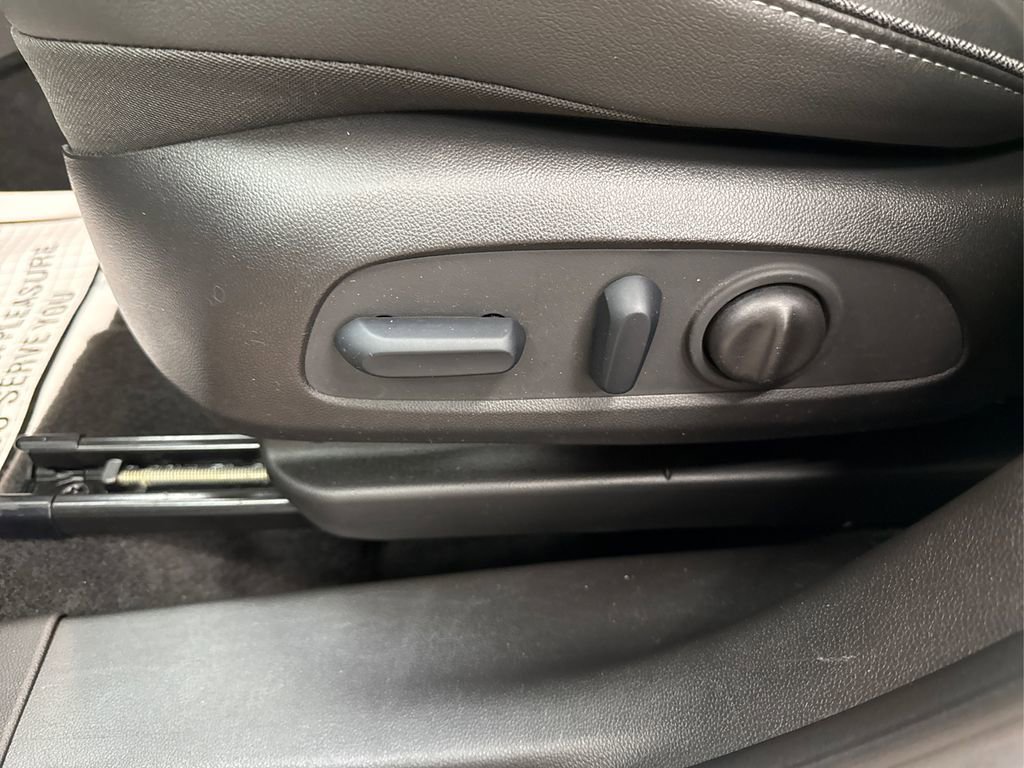 Used 2023 Buick Encore GX Select image 36